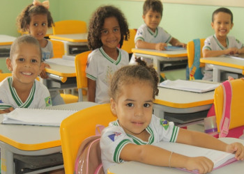 Escolas reiniciam ensino presencial em nove estados, inclusive no Piauí